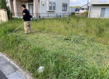 草刈り・草むしりのイメージ。本部サイト掲載写真